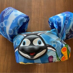 Blue whale puddle jumper